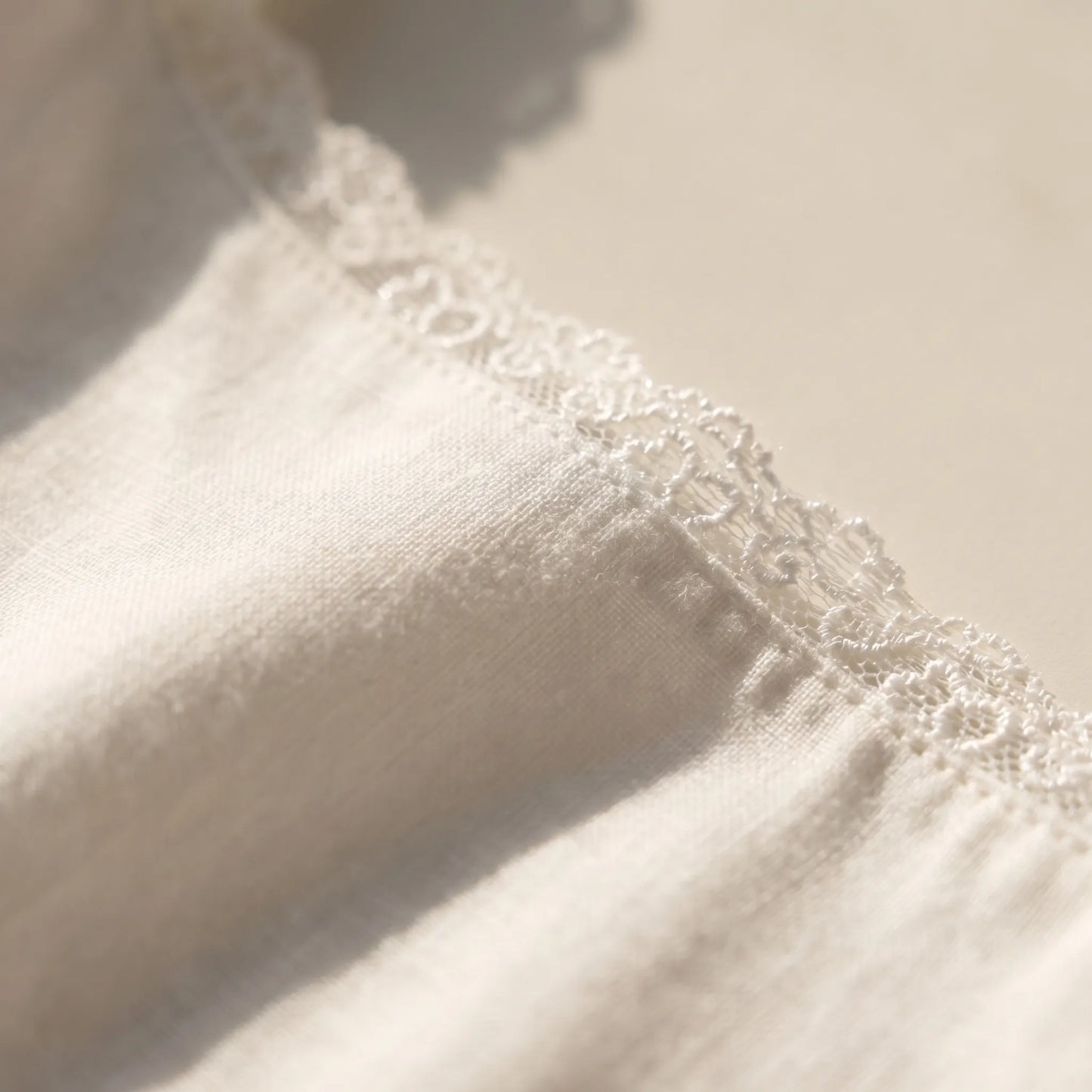 Brodelle | Lace-Trim Sleeveless Crop Top