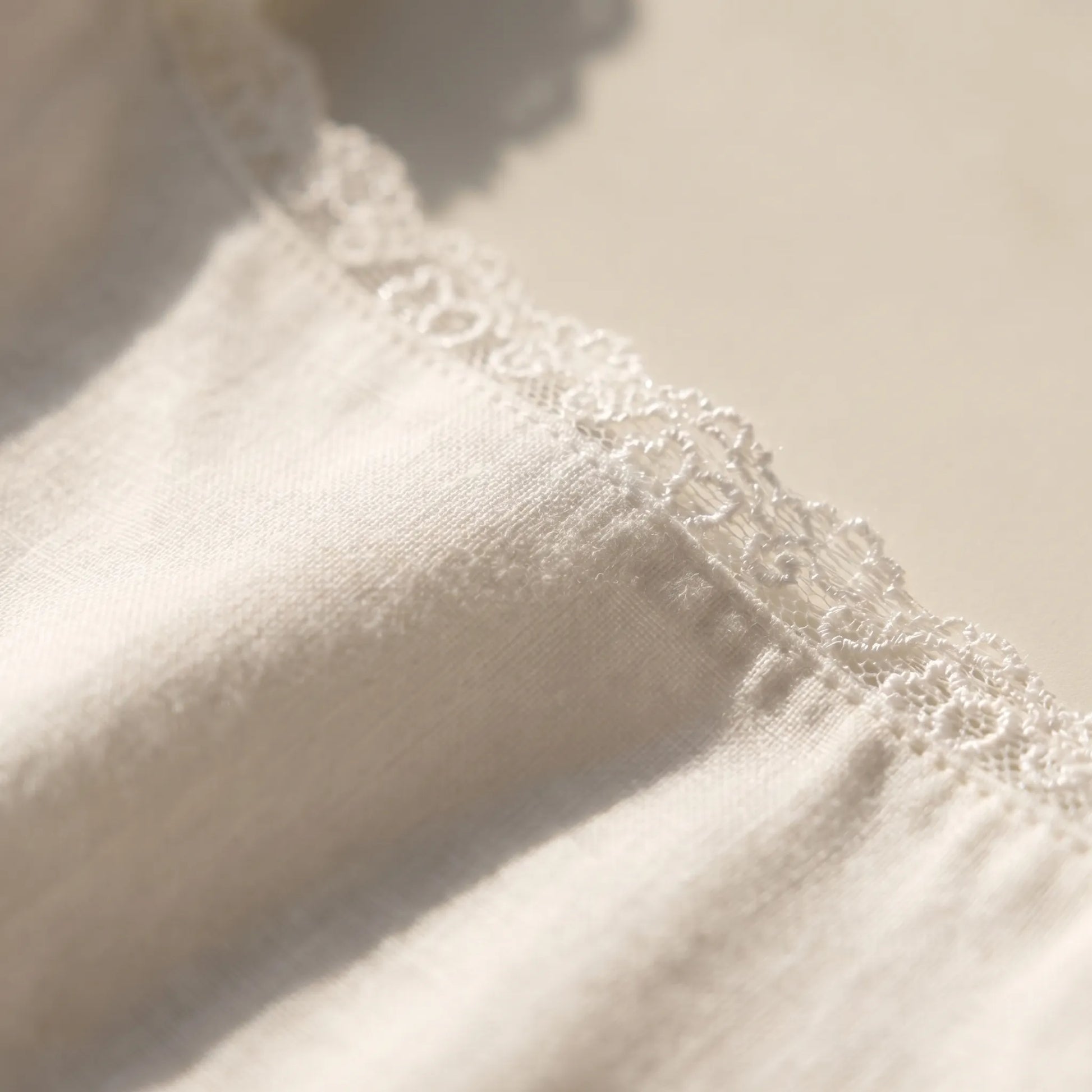 Brodelle | Lace-Trim Sleeveless Crop Top