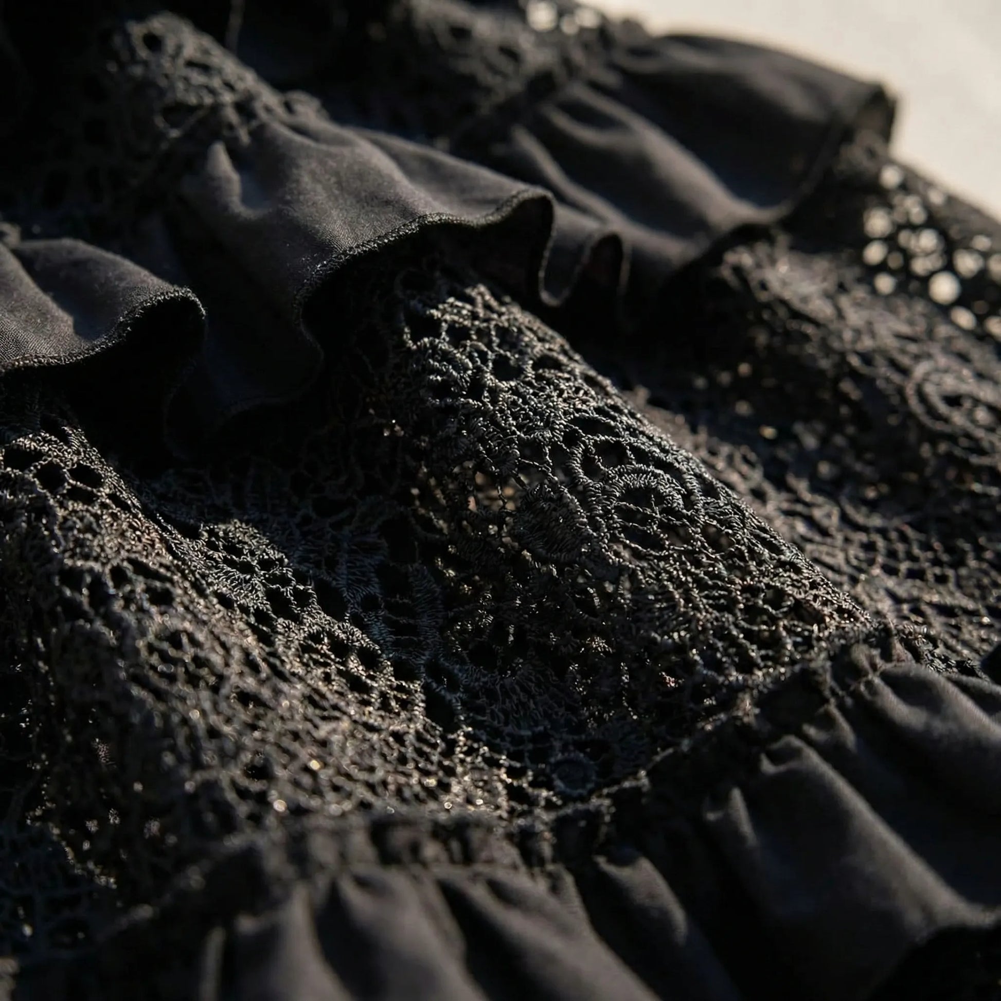 Florença - Off-Shoulder Lace Midi Dress