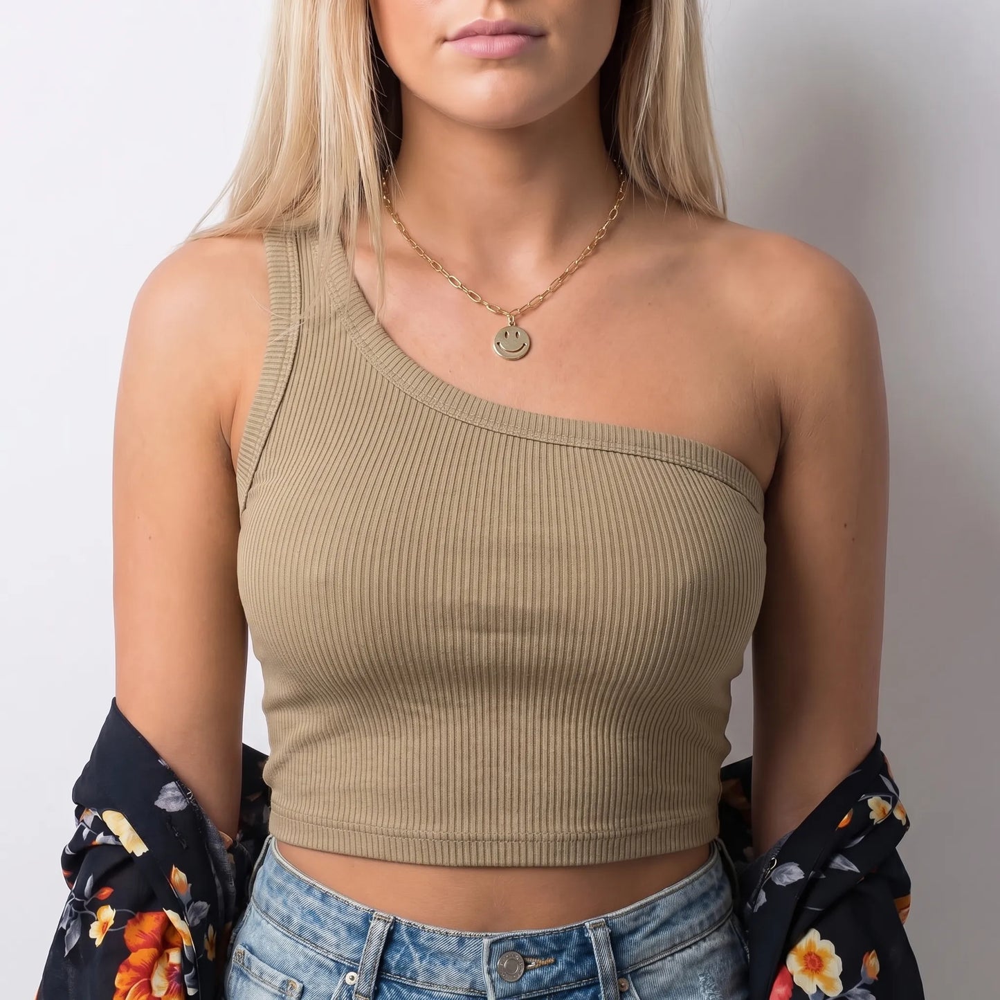 Halvera | Slim Fit Halter Neck Crop Top