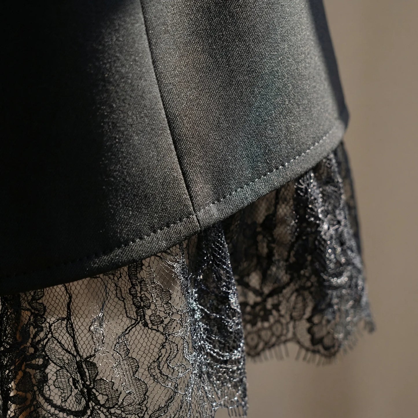 Lacelle | Fitted Lapel Collar Blazer With Lace Trim