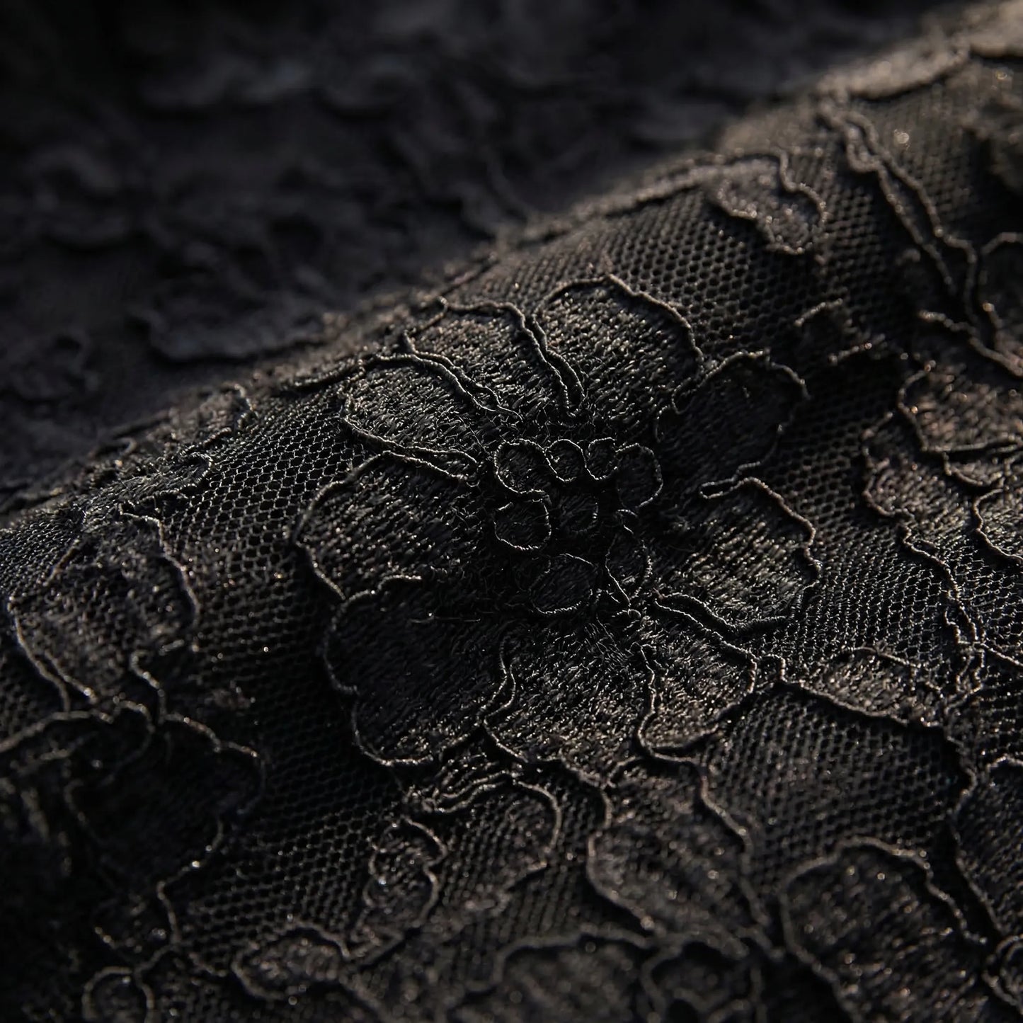 Velourna - Floral Lace Overlay Maxi Dress