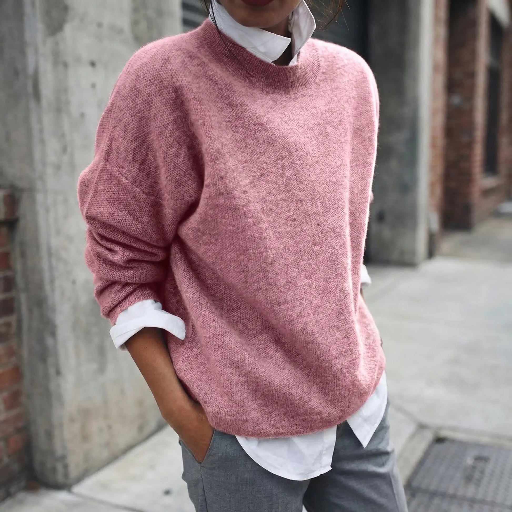 Veluria - Classic Crew Neck Pullover Sweater