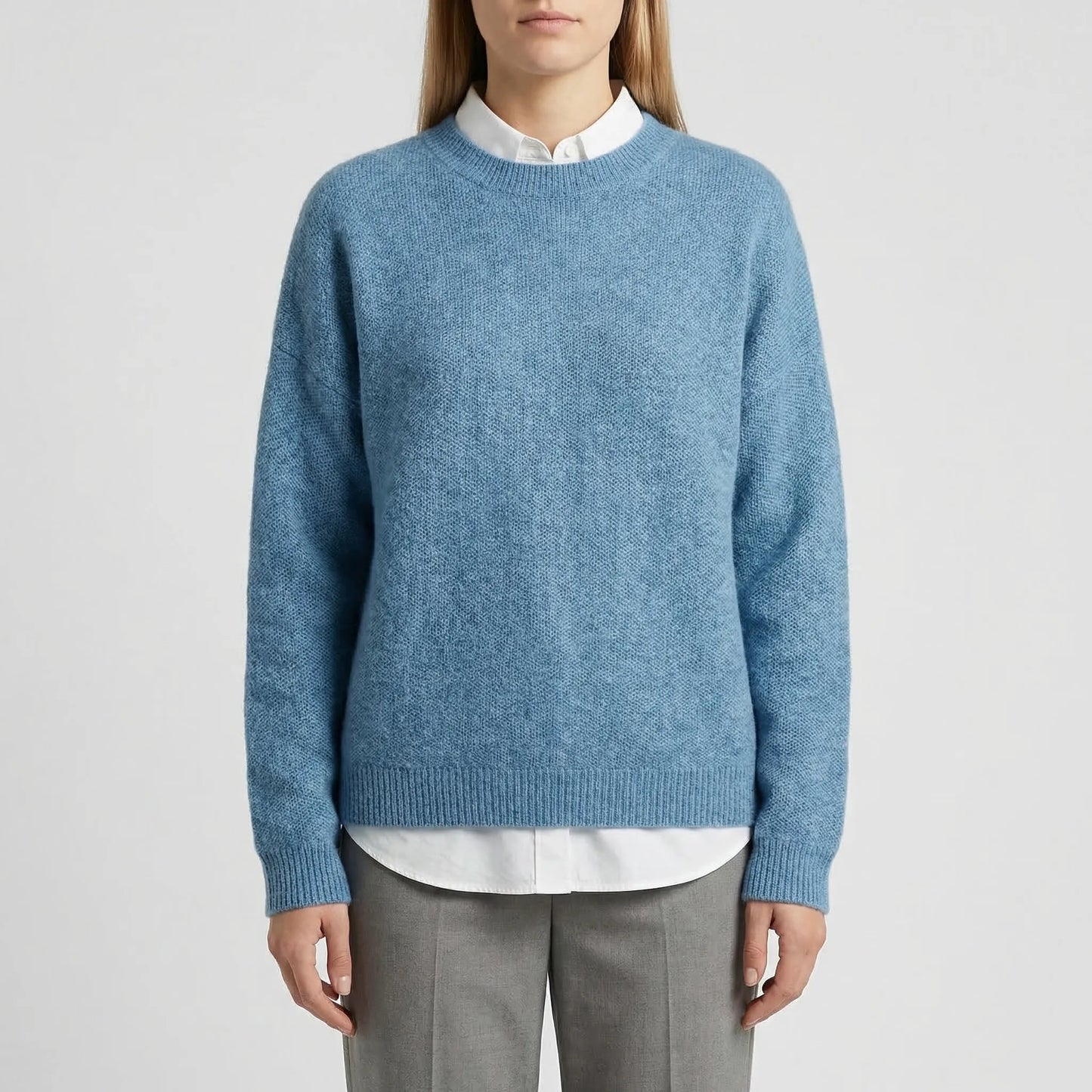 Veluria - Classic Crew Neck Pullover Sweater